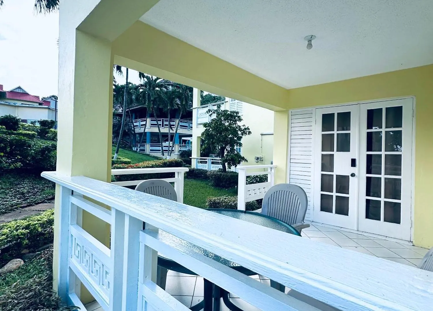 Mystical Studios Double Ocho Rios 0*,